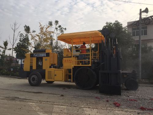 預先儲備先進設備,培養(yǎng)專業(yè)過硬的技術人才,成都昊遠工程機械設備租賃