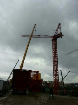 一流的130噸吊車(chē)出租--可信賴(lài)的吊裝設(shè)備推薦-首商網(wǎng)